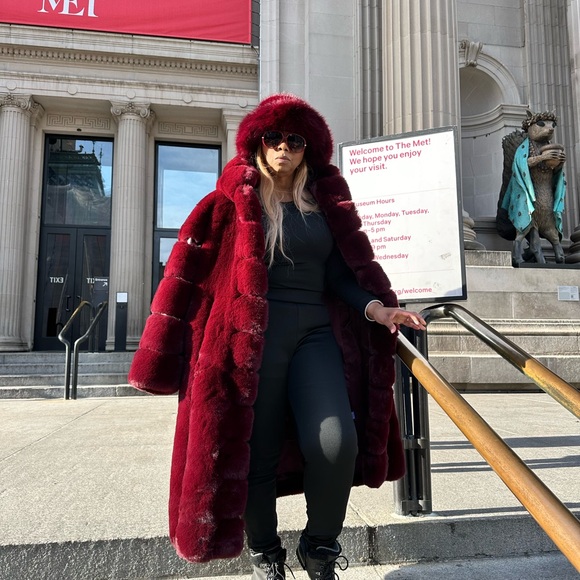 Luxurious Burgundy Faux Fur Coat With Hood - Picture 6 of 7